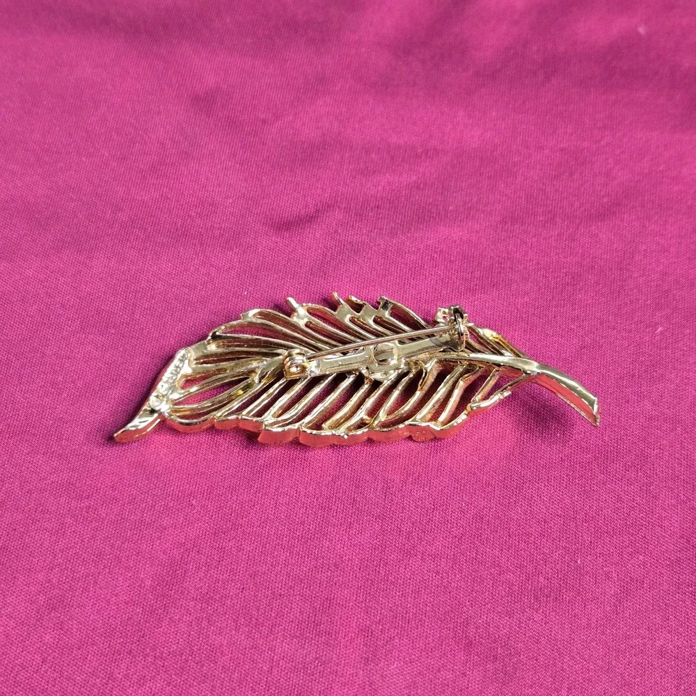 Vintage GERRY'S Feather Brooch Pin Gold Tone Textured Signed